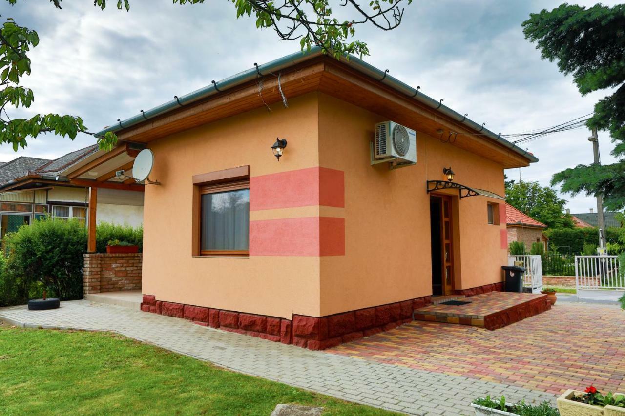 Balaton Apartman Balatonmariafurdo Exterior photo