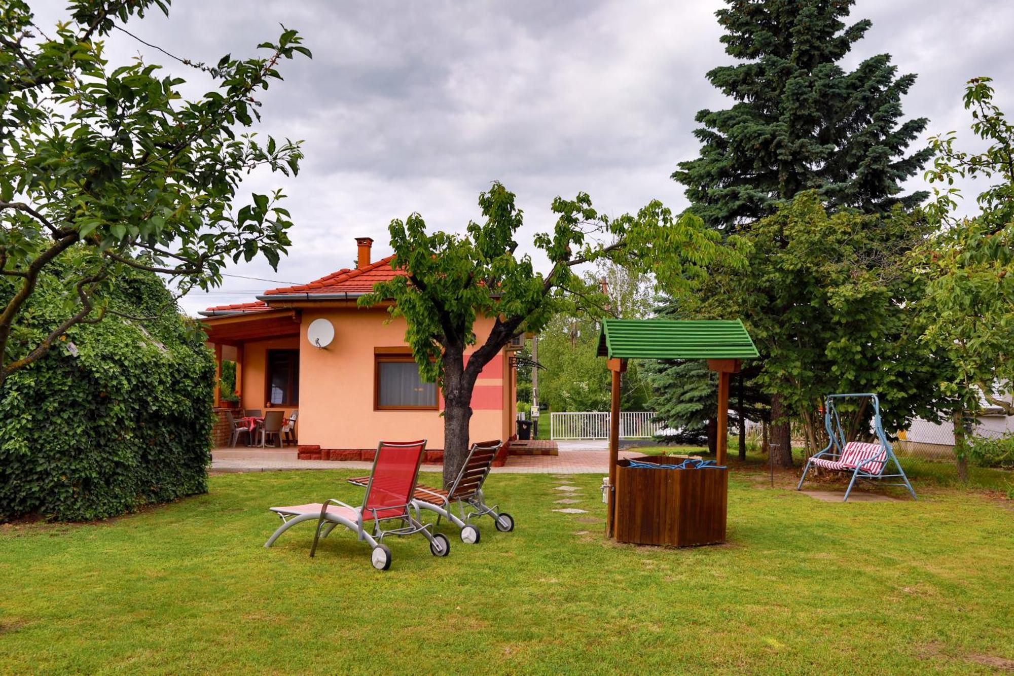 Balaton Apartman Balatonmariafurdo Exterior photo