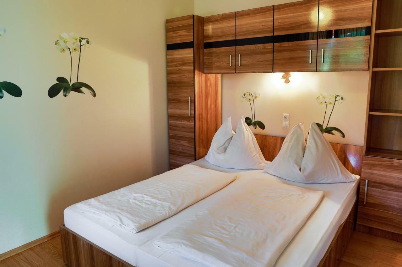 Balaton Apartman Balatonmariafurdo Exterior photo